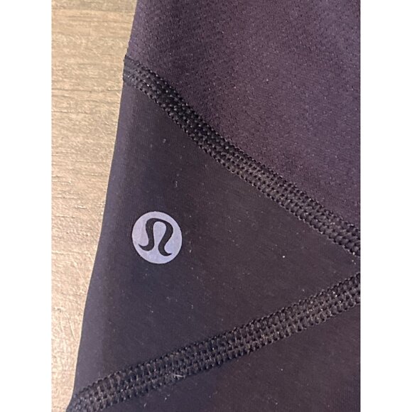 Lululemon Black High-Rise Cropped Yoga Pants With Zip Pocket Size 6 Lightweight - Picture 7 of 7
